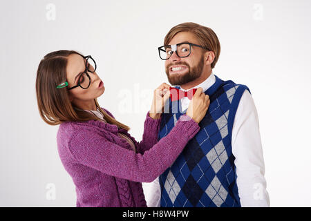 Geek femme noeud papillon de réglage Banque D'Images