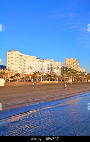 Plage de Larnaka, Larnaka, Chypre, Méditerranée orientale Banque D'Images