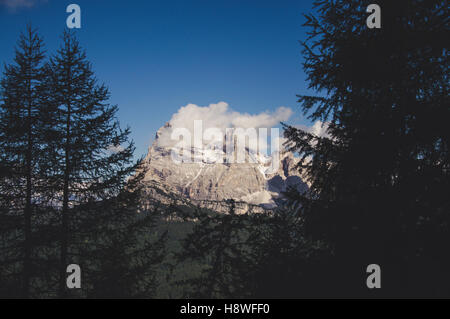 Vue sur le mont Pelmo Dolomites près de Cibiana di Cadore en Vénétie Italie Banque D'Images