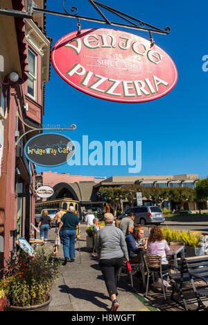 Sausalito, CA, USA, scène de rue, restaurant pizzeria, signer, les touristes visitant la ville, banlieue de san francisco Banque D'Images