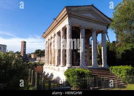 Forum Boarium, un forum de bovins venalium de la Rome antique, avec le temple de Portunus près du Tibre, à Rome, Italie Banque D'Images