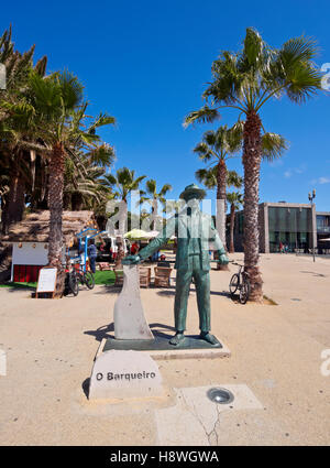 Portugal, Madère, Porto Santo, Vila Baleira, vue de la statue de le batelier. Banque D'Images