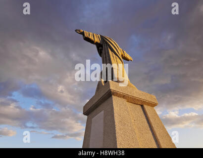 Portugal, Madère, Ponta de Garajau, vue sur le monument du Christ. Banque D'Images