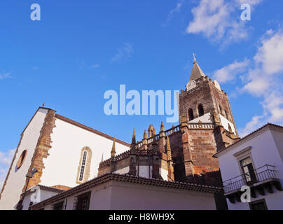 Portugal, Madère, Funchal, vue de la cathédrale de Notre Dame de l'Assomption. Banque D'Images