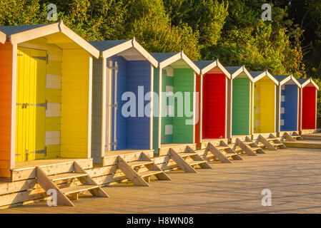 Cabines de plage à Colwell Bay Île de Wight 2016 Banque D'Images