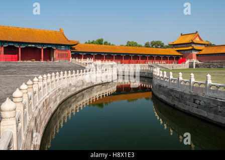 Canal dans la Cité Interdite à Beijing (Chine) Banque D'Images