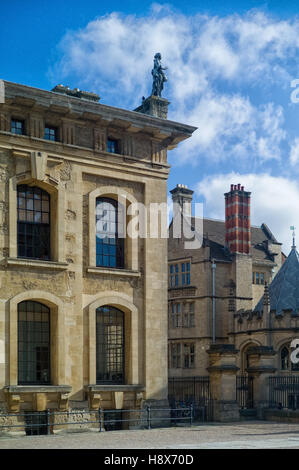 L'Université d'Oxford à l'angle de la rue large et Catte St. Banque D'Images