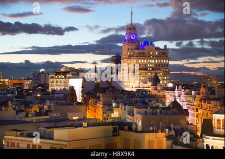 Vue du centre de Madrid dans le magnifique crépuscule. Espagne Banque D'Images