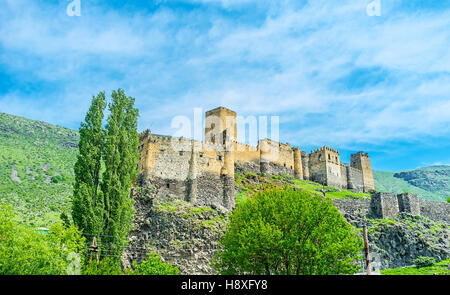 L'historique forteresse défensive Khertvisi situé dans les montagnes de la région de Samtskhe-Javakheti, Géorgie. Banque D'Images