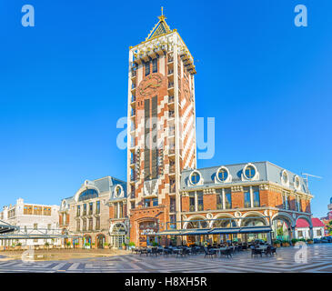 Le magnifique ensemble de la Piazza Square, l'un des meilleurs endroits touristiques, offrant des cafés en plein air et hôtel de luxe Banque D'Images