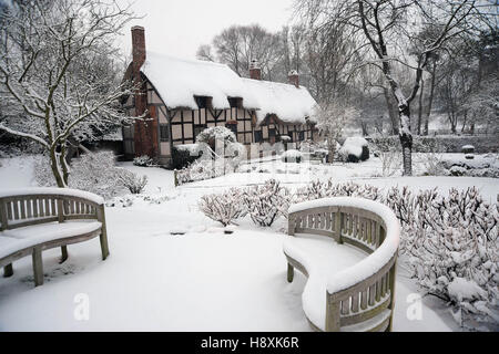 Anne Hathaway's Cottage, Shottery, Stratford upon Avon, Warwickshire.UK, en Angleterre, en 2009 Épouse de Shakepeare. L'hiver. La neige. froid. météo. Banque D'Images