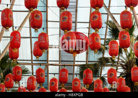 Lanternes chinoises rouge situé à Chinatown. Kuala Lumpur, Malaisie Banque D'Images