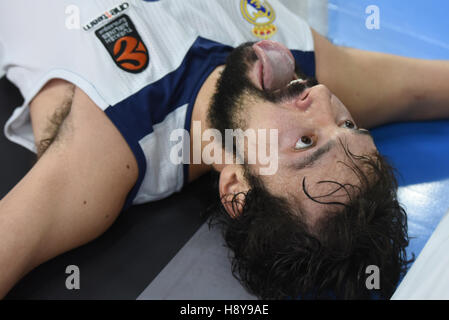 Madrid, Espagne. 16 Nov, 2016. Real Sergio Llull gestes au cours de l'Euroligue de basket-ball match entre le Real Madrid et le Panathinaikos. Real Madrid (Espagne) bat Panathinaikos (Grèce) 87-84 Euro dans leur match de championnat joué à Barclaycard au centre de Madrid. © Jorge Sanz/Pacific Press/Alamy Live News Banque D'Images