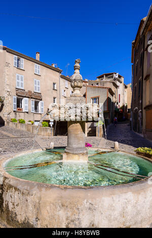 Fontaine Village de Haute Provence France 04 Venlensole Banque D'Images