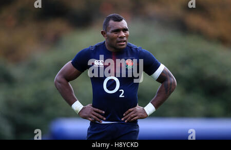 L'Angleterre Semesa Rokoduguni au cours d'une session de formation à Pennyhill Park, Bagshot. Banque D'Images