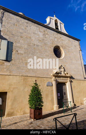 Petite chapelle d'Aigues Mortes les remparts Camargue France 30 Banque D'Images