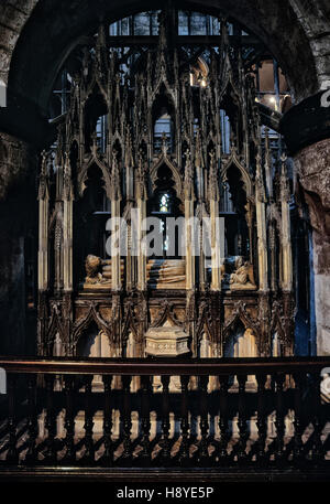 Tombe (parfois de culte) et l'effigie du roi Édouard II. La cathédrale de Gloucester. Le Gloucestershire. L'Angleterre. UK Banque D'Images