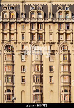 L'Uruguay, Montevideo, vue détaillée de l'Palacio Salvo sur la place de l'indépendance. Banque D'Images