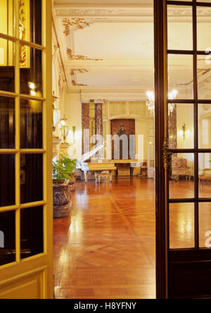 L'Uruguay, Montevideo, Vieille Ville, vue de l'intérieur du Musée des Arts Décoratifs installé dans le Palais Taranco. Banque D'Images