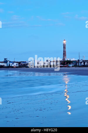 L'Uruguay, Rocha Ministère, Cabo Polonio, vue sur la plage vers le phare. Banque D'Images