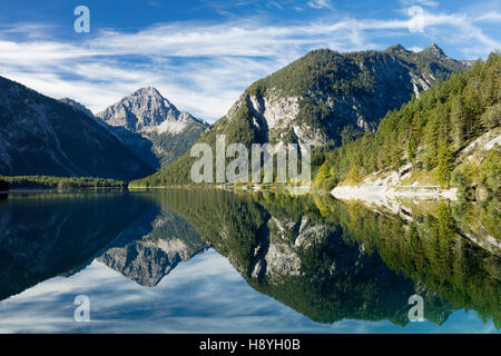 Alpes tyroliennes reflète dans Plansee, Tyrol, Autriche Banque D'Images