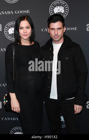 New York, NY, USA. 16 Nov, 2016. Leigh Lezark et Geordon Nicol de la Bernache du Canada à Misshapes premier flagship store opening at Canada Goose 101 Phare américain Wooster Street le 16 novembre 2016 à New York. © Diego Corredor Punch/media/Alamy Banque D'Images