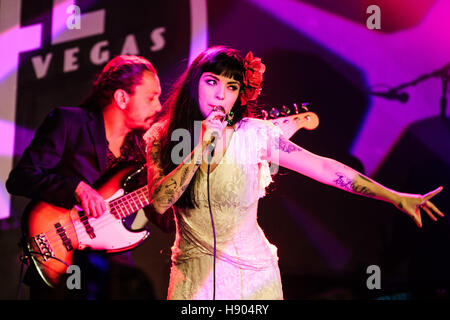 Las Vegas, NV, USA. 16 Nov, 2016. ***Couverture maison*** Mon Laferte vinyle à Las Vegas au Hard Rock Hotel & Casino à Las Vegas, NV le 16 novembre 2016. Crédit : Erik Kabik Photography/media/Alamy Punch Live News Banque D'Images