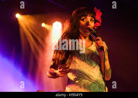 Las Vegas, NV, USA. 16 Nov, 2016. ***Couverture maison*** Mon Laferte vinyle à Las Vegas au Hard Rock Hotel & Casino à Las Vegas, NV le 16 novembre 2016. Crédit : Erik Kabik Photography/media/Alamy Punch Live News Banque D'Images