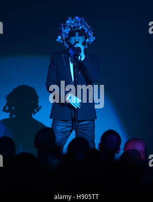 Miami Beach, FL, USA. 16 Nov, 2016. Pet Shop Boys effectuer au Fillmore le 16 novembre 2016 à Miami Beach, Floride. Credit : Mpi04/media/Alamy Punch Live News Banque D'Images