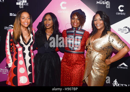 New York, NY, USA. 19 Oct, 2016. Valeisha Butterfield-Jones, Lauren Lake, Sabrina Thompson et Kristi Henderson assister à la sixième édition annuelle des prix d'honneur entre les femmes leaders dans les domaines du divertissement, de la justice sociale et l'entrepreneuriat à l'espace le mercredi, Banque D'Images