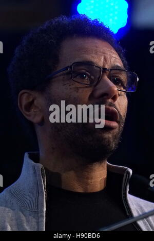 Londres, Angleterre, Royaume-Uni. 17 novembre, 2016. Le président Hugo Pierre de Unison demande au gouvernement d'investir dans l'éducation et la fin des compressions au Centre Emmanuel, Westminster, London, UK. Credit : Voir Li/Alamy Live News Banque D'Images