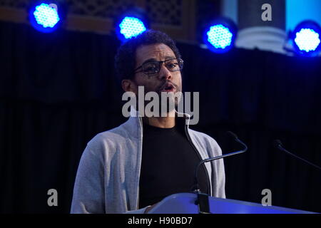 Londres, Angleterre, Royaume-Uni. 17 novembre, 2016. Le président Hugo Pierre de Unison demande au gouvernement d'investir dans l'éducation et la fin des compressions au Centre Emmanuel, Westminster, London, UK. Credit : Voir Li/Alamy Live News Banque D'Images