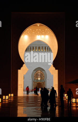 Grande mosquée de Sheikh Zayed à Abu Dhabi, Émirats Arabes Unis Banque D'Images