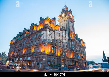 L'Hôtel Balmoral sur Princes Street, Édimbourg en Écosse. Banque D'Images