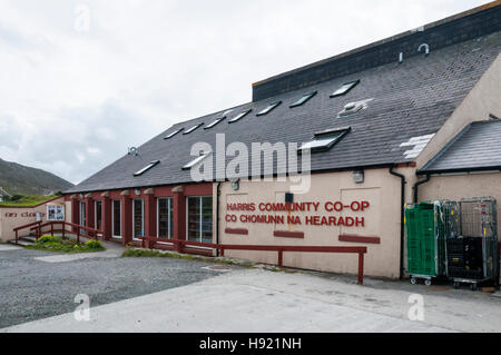 La Communauté Harris Co-Op shop, ou Co-Chomunn na Hearadh en gaélique, l'extérieur Leverburgh sur South Harris dans les Hébrides extérieures. Banque D'Images