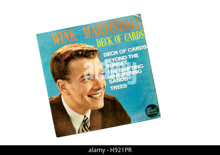 Démo de jeu de cartes par American DJ et animateur de jeu Wink Martindale. Publié en 1959 par le Dot Records. Banque D'Images