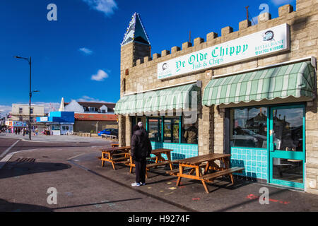 Chippy' 'Ye Olde Station fish and chips fast food shop sur le front de mer de Southend-on-sea, Essex, Angleterre Banque D'Images