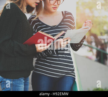 L'étude de l'École de la coopération l'éducation collègue Concept Banque D'Images