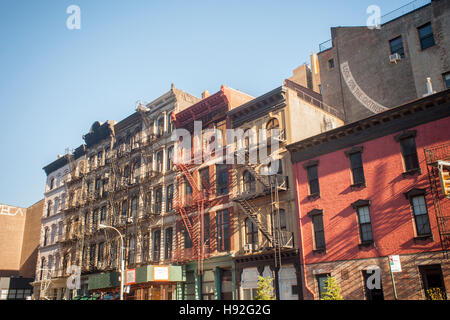 Façade en brique et en fer bâtiments dans le quartier de Tribeca New York vu le Dimanche, Novembre 13, 2016. (© Frances M. Roberts) Banque D'Images