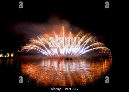 Beau feu d'artifice, Stella Maris Sliema, Malte Banque D'Images