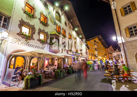 Le restaurant de l'hôtel Goldener GREIF, RESTAURANTS, zone piétonne, HINTERSTADT DISTRICT, vieille ville, KITZBUHEL IN TIROL, Tyrol, Autriche Banque D'Images