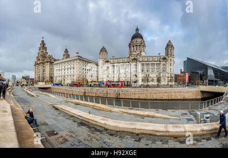 Les trois grâces de Liverpool ; le Royal Liver Building, la Cunard Building et le port de Liverpool Building at the Pier Head Banque D'Images