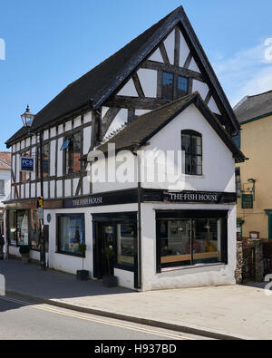 La Fish House est situé dans un bâtiment typique de style Tudor, en bois noir et blanc bâtiment à Ludlow Shropshire. Banque D'Images