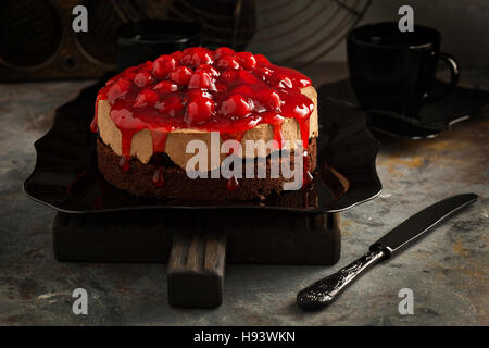 Gâteau mousse au chocolat cherry Banque D'Images