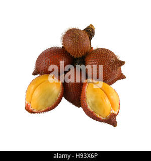 Salak Salacca zalacca fruits, isolé sur le fond blanc. Banque D'Images