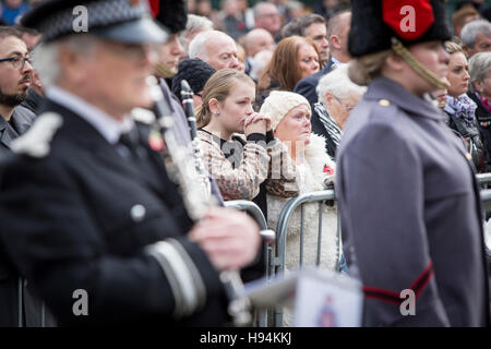 Dimanche du souvenir à Manchester aujourd'hui (dimanche 13 novembre 2016) dimanche du Jour du Souvenir au cénotaphe , à la place Saint-Pierre , Homme Banque D'Images