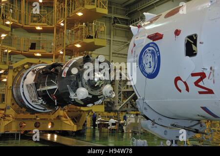 L'engin spatial Soyouz russe MS-03 est prêt pour l'encapsulation de la Station spatiale internationale de la NASA mission 50-51 Expédition au cosmodrome de Baïkonour Integration Facility 9 Novembre, 2016 à Baïkonour, au Kazakhstan. Banque D'Images