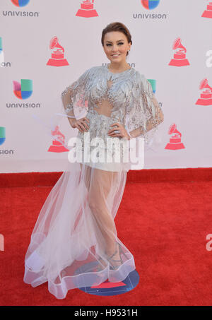 Las Vegas, Nevada, USA. 18 Nov, 2016. Angelique Boyer assiste à la 17e Latin Grammy Awards le 17 novembre 2016 à T-Mobile Arena de Las Vegas, Nevada Crédit : Marcel Thomas/ZUMA/Alamy Fil Live News Banque D'Images