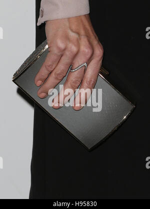 Los Angeles, CA. 18 Nov, 2016. Nikki DeLoach, au 14th Annual Lupus LA Hollywood Bag Ladies Déjeuner à l'hôtel Beverly Hilton, en Californie le 12 novembre 2016. © Faye Sadou/media/Alamy Punch Live News Banque D'Images