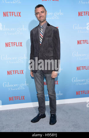 Westwood, Californie, USA. 18 Nov, 2016. Sean Gunn arrive pour la première de "Netflix Gilmore Girls : une année dans la vie' en première mondiale au théâtre Bruin. © Lisa O'Connor/ZUMA/Alamy Fil Live News Banque D'Images